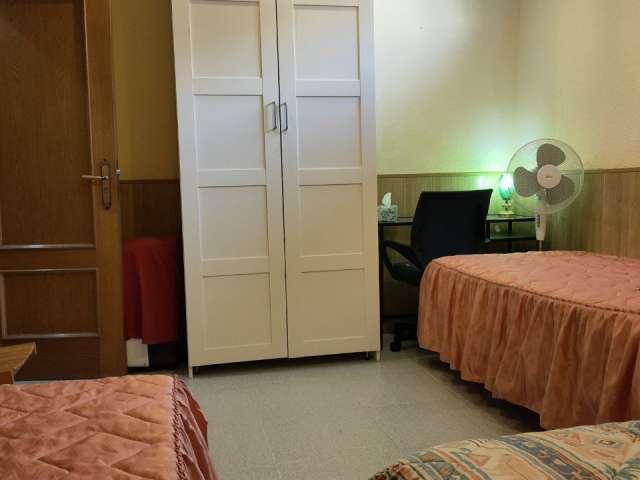 Habitación en alquiler en Tetuán, Medina-sidonia