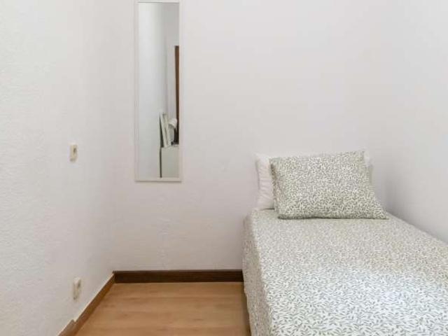 Habitación en alquiler en Castillejos, Madrid