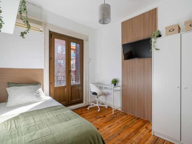 Habitación en alquiler en San Juan Bautista, Madrid