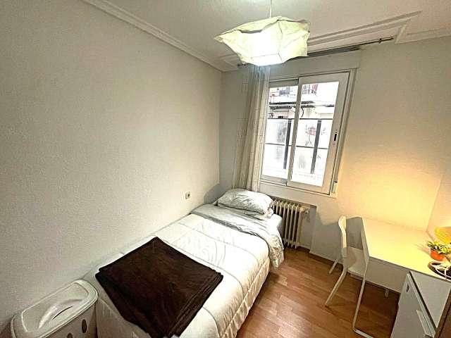 Habitación en alquiler en Cuatro Caminos, Madrid