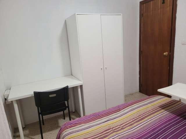 Habitación en alquiler en Cerro-Amate, Sevilla