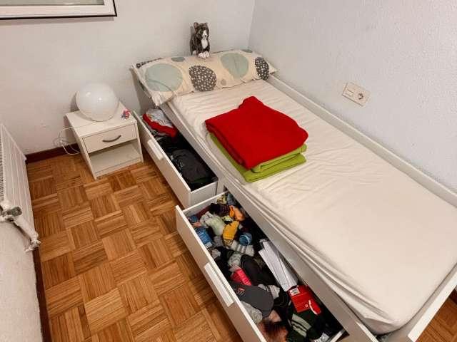 Habitación en alquiler en Milagrosa-Arrosadia, Iruñerria