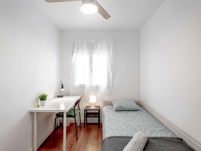 Habitación en alquiler en Almendrales, Madrid