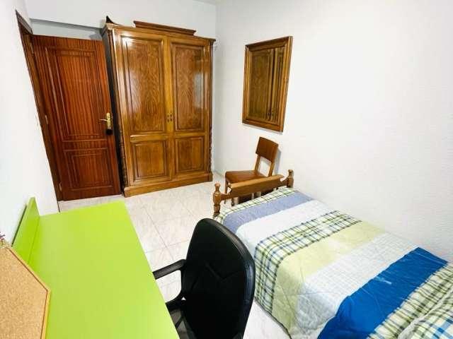 Habitación en alquiler en Distrito Poniente Sur, Córdoba