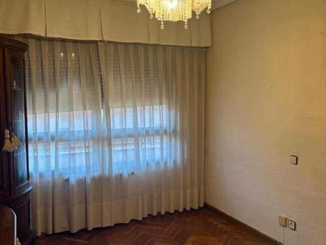 Habitación en alquiler en Bellas Vistas, Madrid