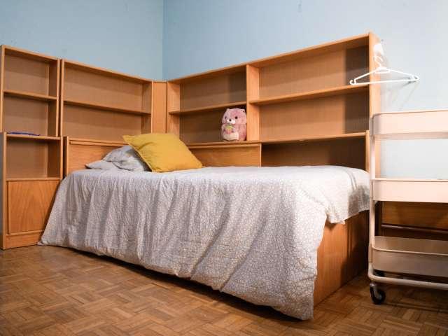 Habitación en alquiler en Tetuán, Medina-sidonia