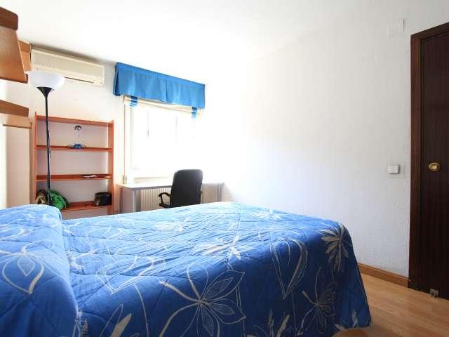 Habitación en alquiler en Pacífico, Madrid