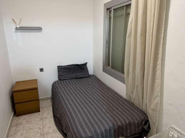 Habitación en alquiler en El Prat De Llobregat, Barcelona