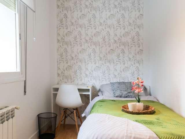 Habitación en alquiler en Apóstol Santiago, Madrid