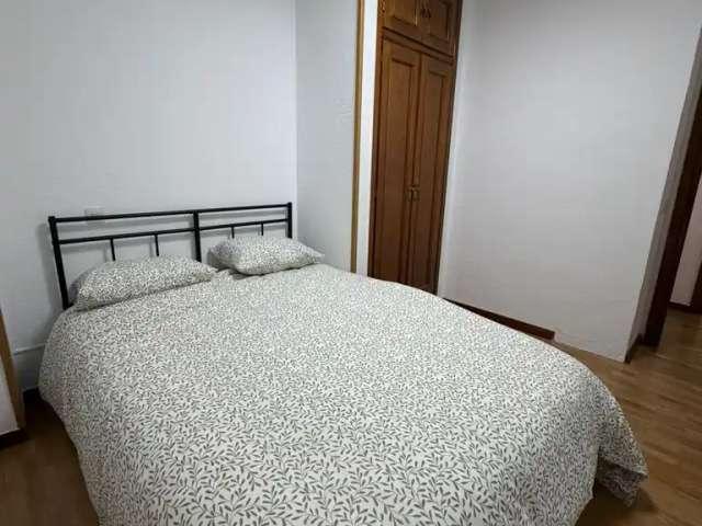 Habitación en alquiler en Castillejos, Madrid