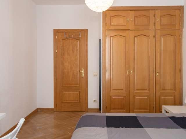 Habitación en alquiler en Embajadores, Madrid