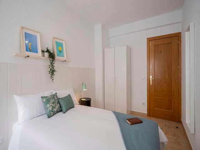 Habitación en alquiler en Valdeacederas, Madrid