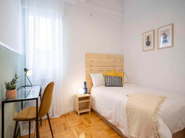 Habitación en alquiler en Arapiles, Madrid