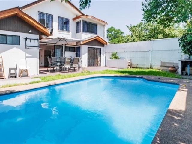 Casa en arriendo en La Reina, Metropolitana