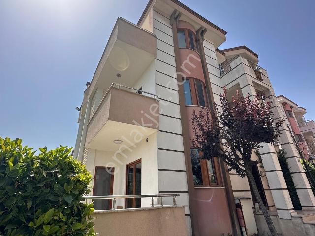 Beylikdüzü, İstanbul içerisinde kiralık Villa