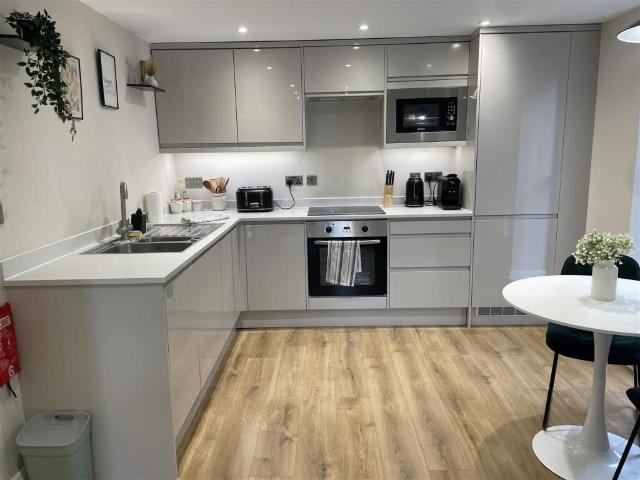 Apartment for rent in Hackbridge, Greater London