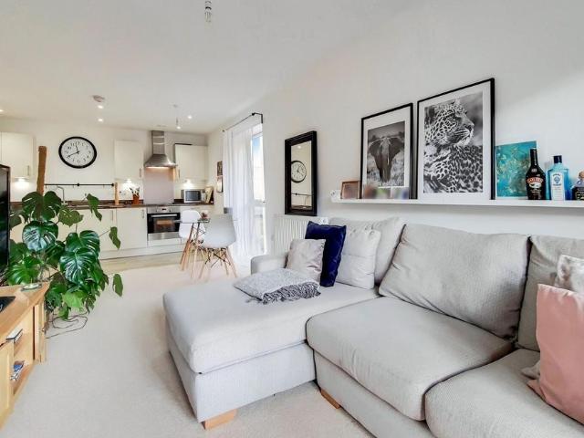 Apartment for rent in Hackbridge, Greater London