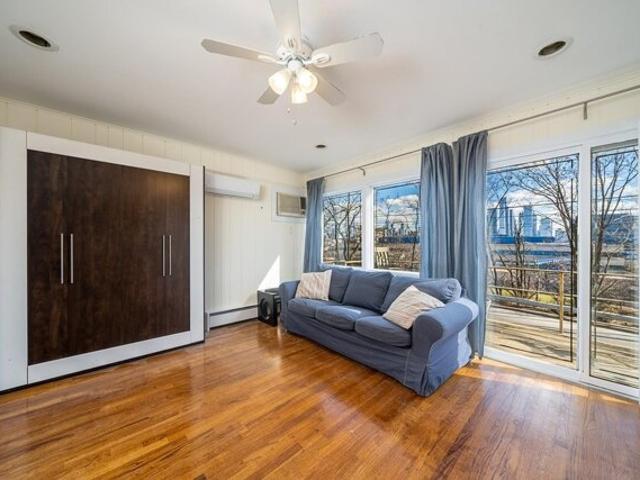 House for sale in Weehawken