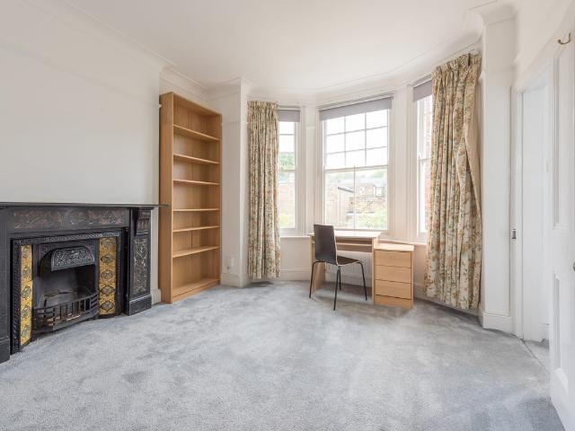 Apartment for rent in Oval, Greater London