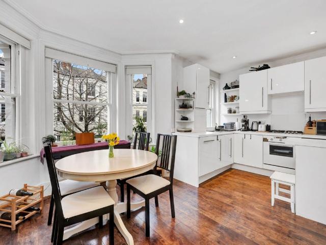 Apartment for rent in Stockwell Park, Greater London