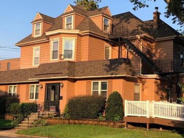 House for sale in Collingswood