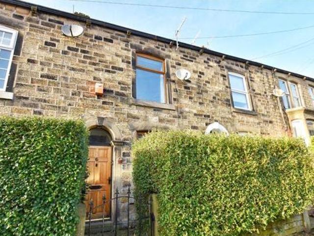 House for sale in Old Glossop, Charlesworth