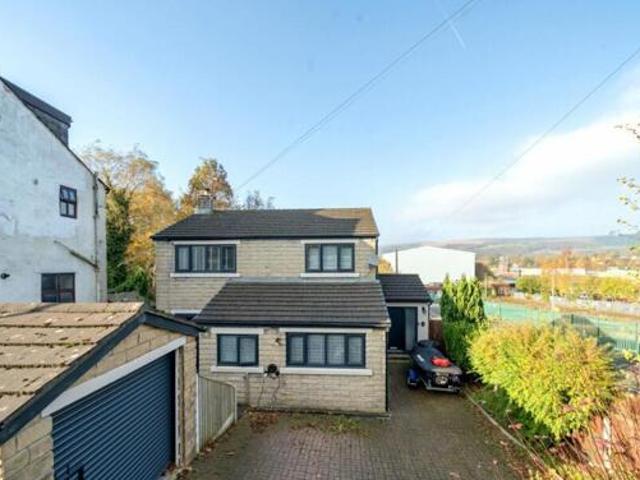 House for sale in Charlesworth, East Midlands
