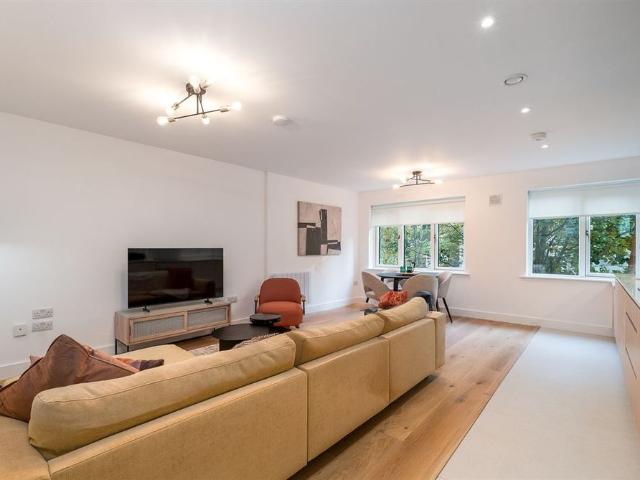 Apartment to rent in Bluebell, North Tipperary