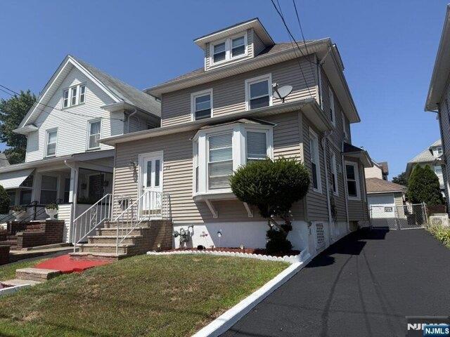 House for sale in Clifton, New Jersey