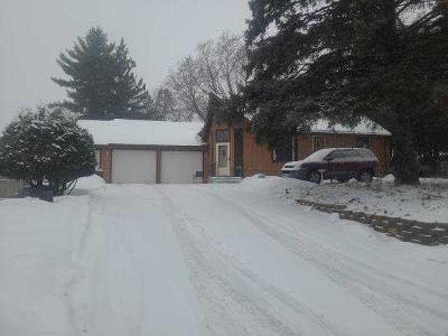 House for sale in Oakdale, Minnesota
