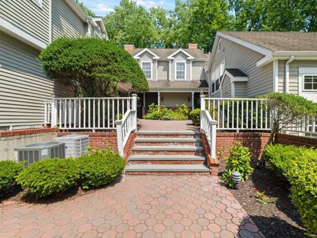 Condo for sale in Trumbull
