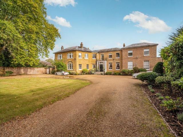 House for rent in High Barnet, Greater London
