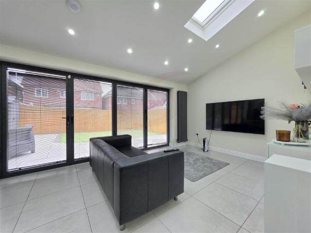 Room for rent in Humberstone, Old Wharf