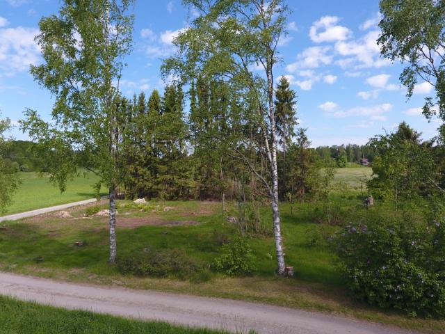 Tomt till salu i Rimbo, Stockholm