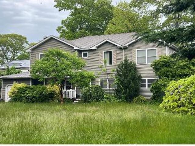 House for sale in Patchogue