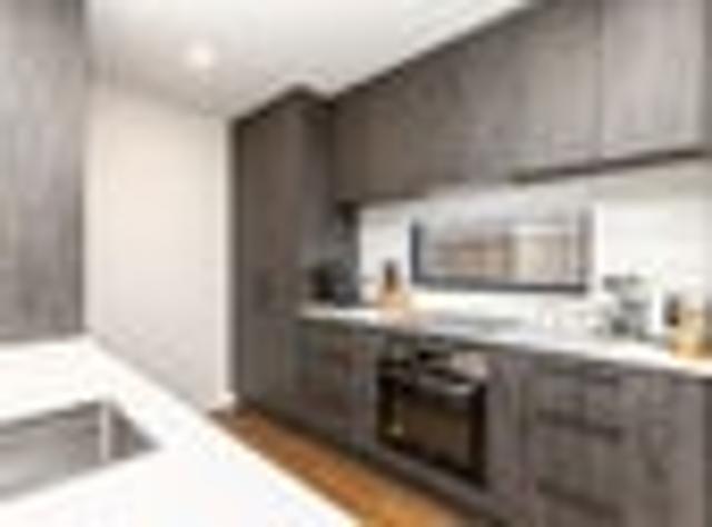 Townhouse for sale in Addington, Canterbury