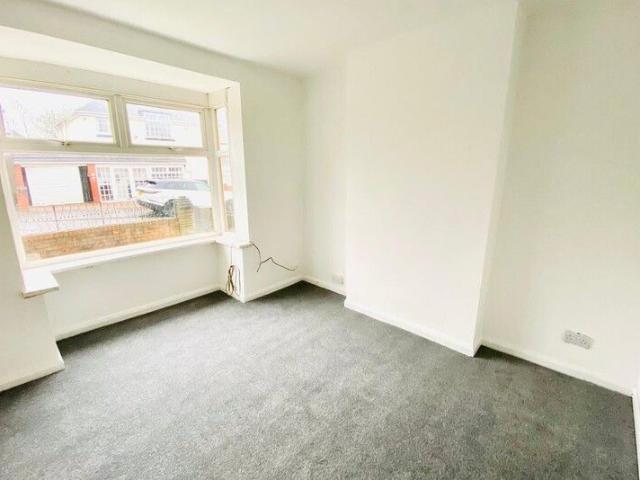 House for rent in Dixons Green, West Midlands