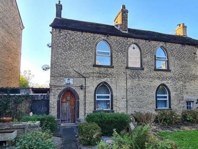 House for sale in Charlestown, Charlesworth