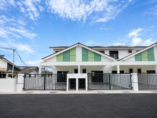 Terraced House for sale in Malaka