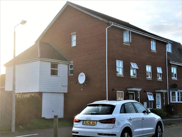 Room for rent in Mile End, Fordham Heath