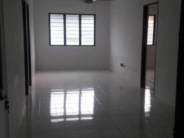Flat for rent in Mukim 13, Georgetown