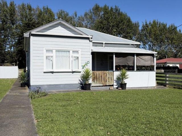 House for rent in Halcombe