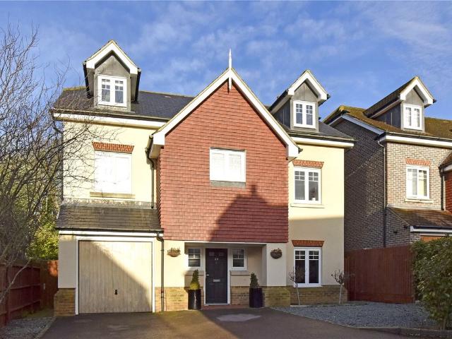 House for rent in Oxshott, Elmbridge