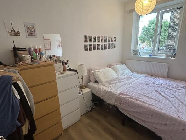 House for rent in Earlsfield, Greater London