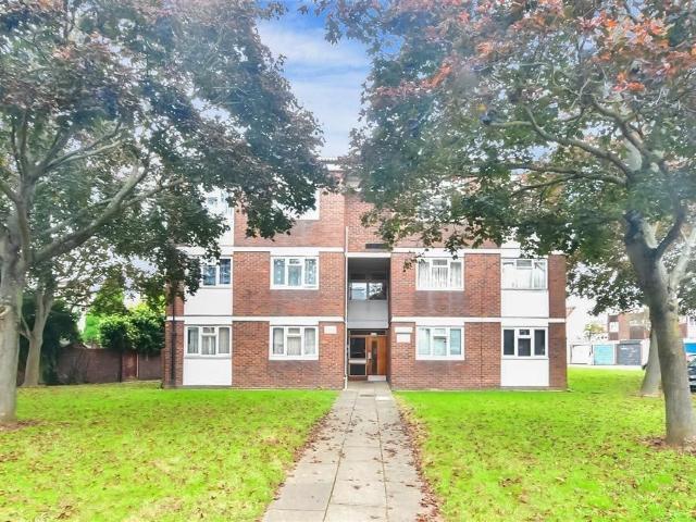 Apartment for rent in Hainault, Greater London