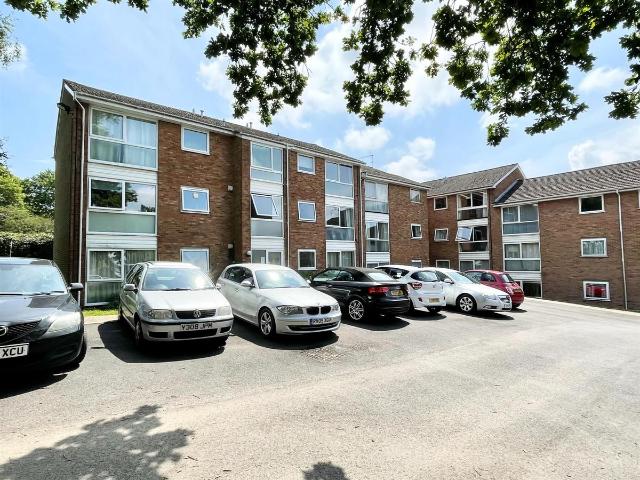 Apartment for rent in Fole, Surrey