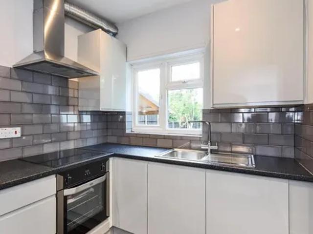 Apartment for rent in The Hale, Mill Hill