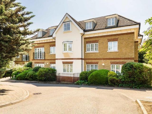 House for rent in The Hale, Greater London