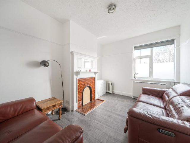 Apartment for rent in The Hale, Mill Hill
