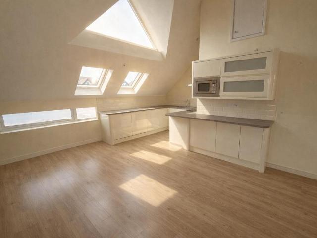 Apartment for rent in The Hale, Greater London